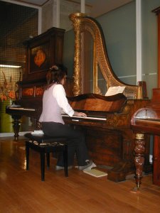 Pianoforte a coda verticale Pianoforte a coda verticale