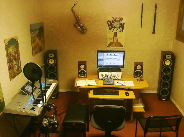 Yamaha Tyros 4 nello studio di Francesco Massa Yamaha Tyros 4 nello studio di Francesco Massa