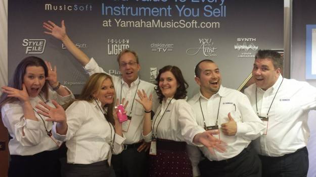 La simpatia della squadra di ‎Yamaha‬ MusicSoft al Winter ‎NAMM‬ 2015 