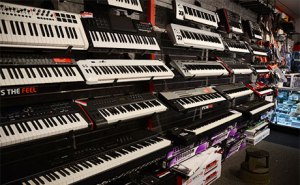 Sam Ash, la più grande catena di negozi di strumenti musicali negli USA